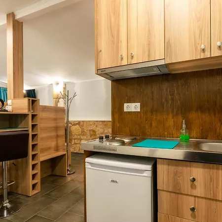 Georgia Apartment *